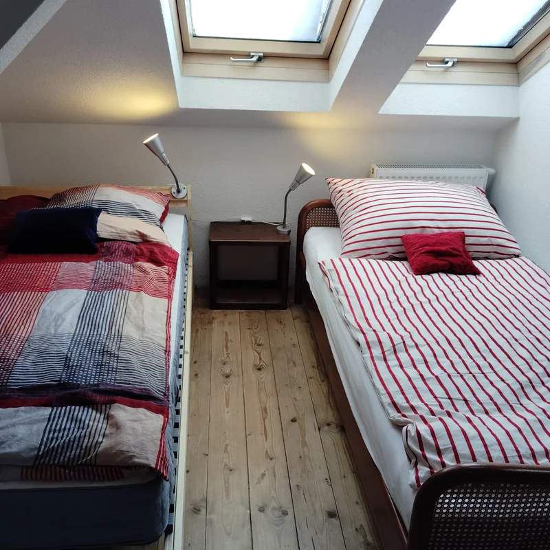 zweites Schlafzimmer im Dachgeschoss