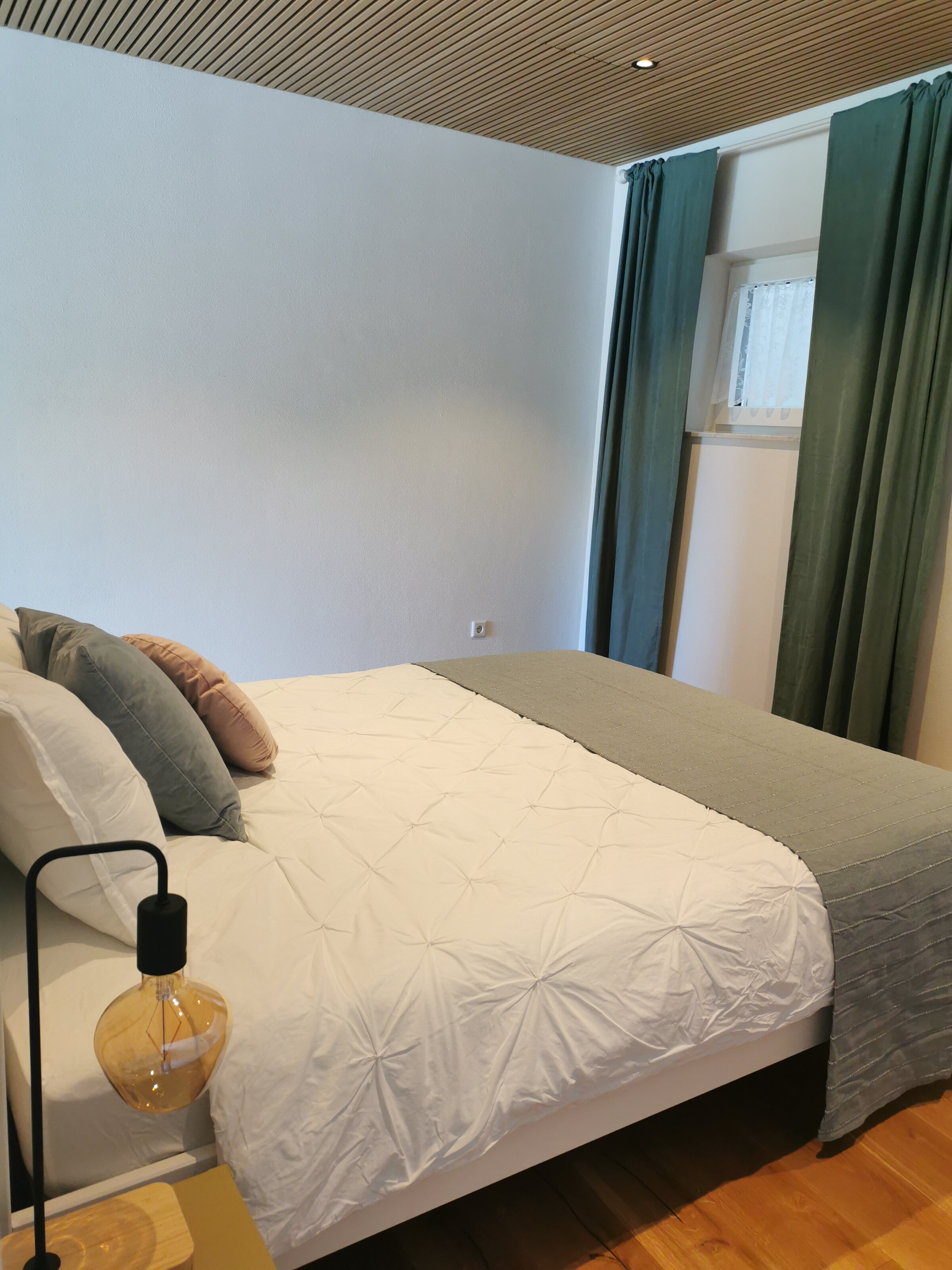Queen-size Bett