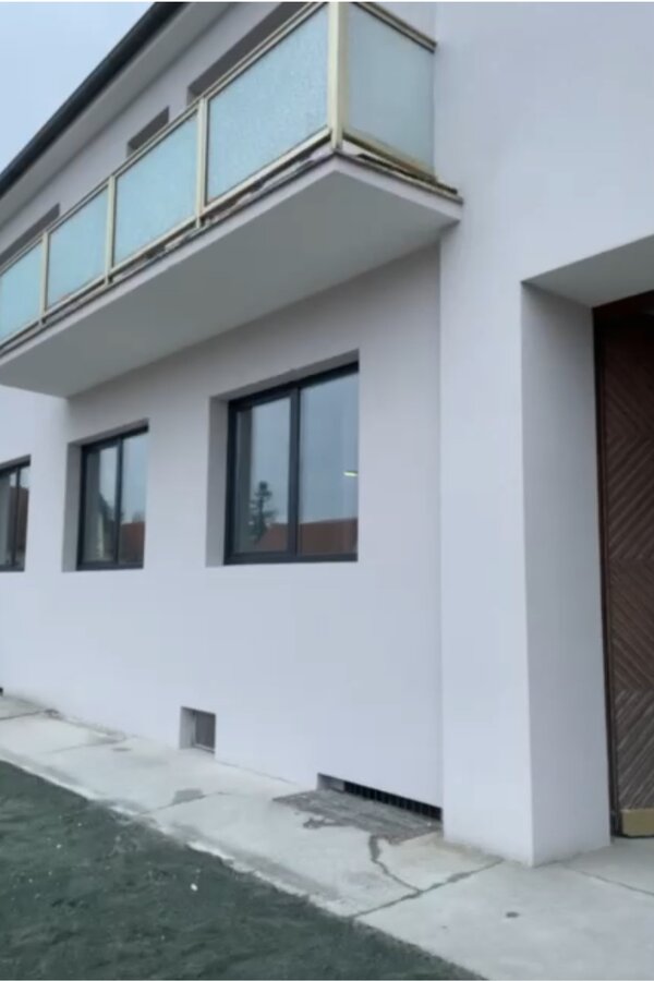 Modernes Wohnhaus mit Balkon & großen Fenstern – 2-Zimmer Wohnung zur Kurzzeitmiete in Oberwart