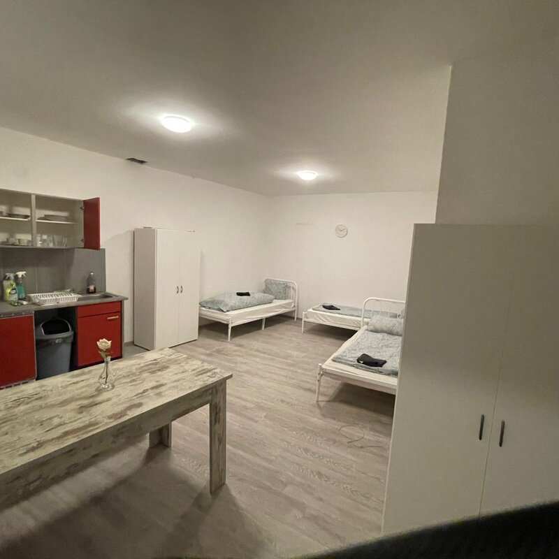 Erste Schlafzimmer mit Küche