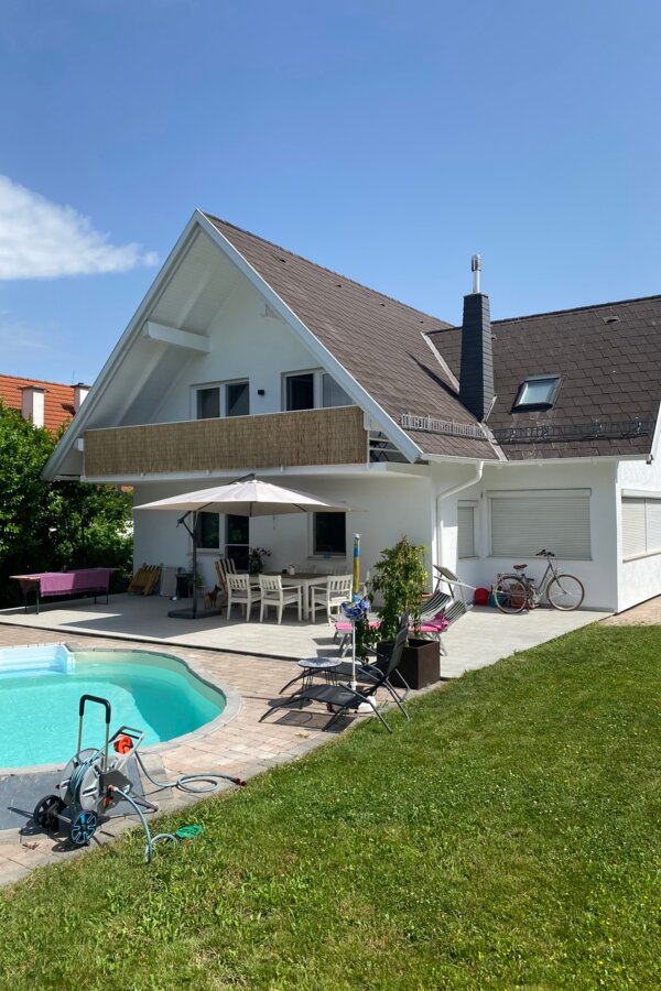 Freistehendes Haus mit Pool & Terrasse – Kurzzeitmiete Hornstein, Wohnen auf Zeit für 1 bis 6 Monate