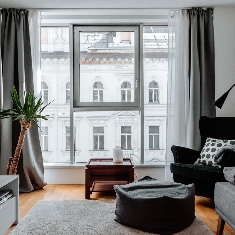 Wohnzimmer - Kurzzeitwohnen in charmanter 2-Zimmerwohnung-1080 Wien