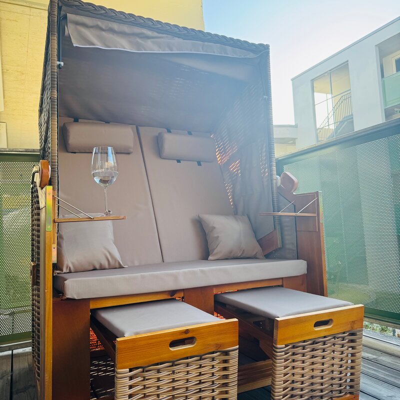 Can be folded down as lying surface