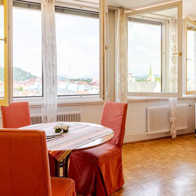 Essbereich mit Ausblick