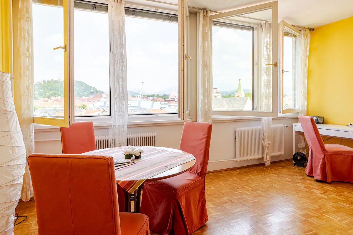 Essbereich mit Ausblick