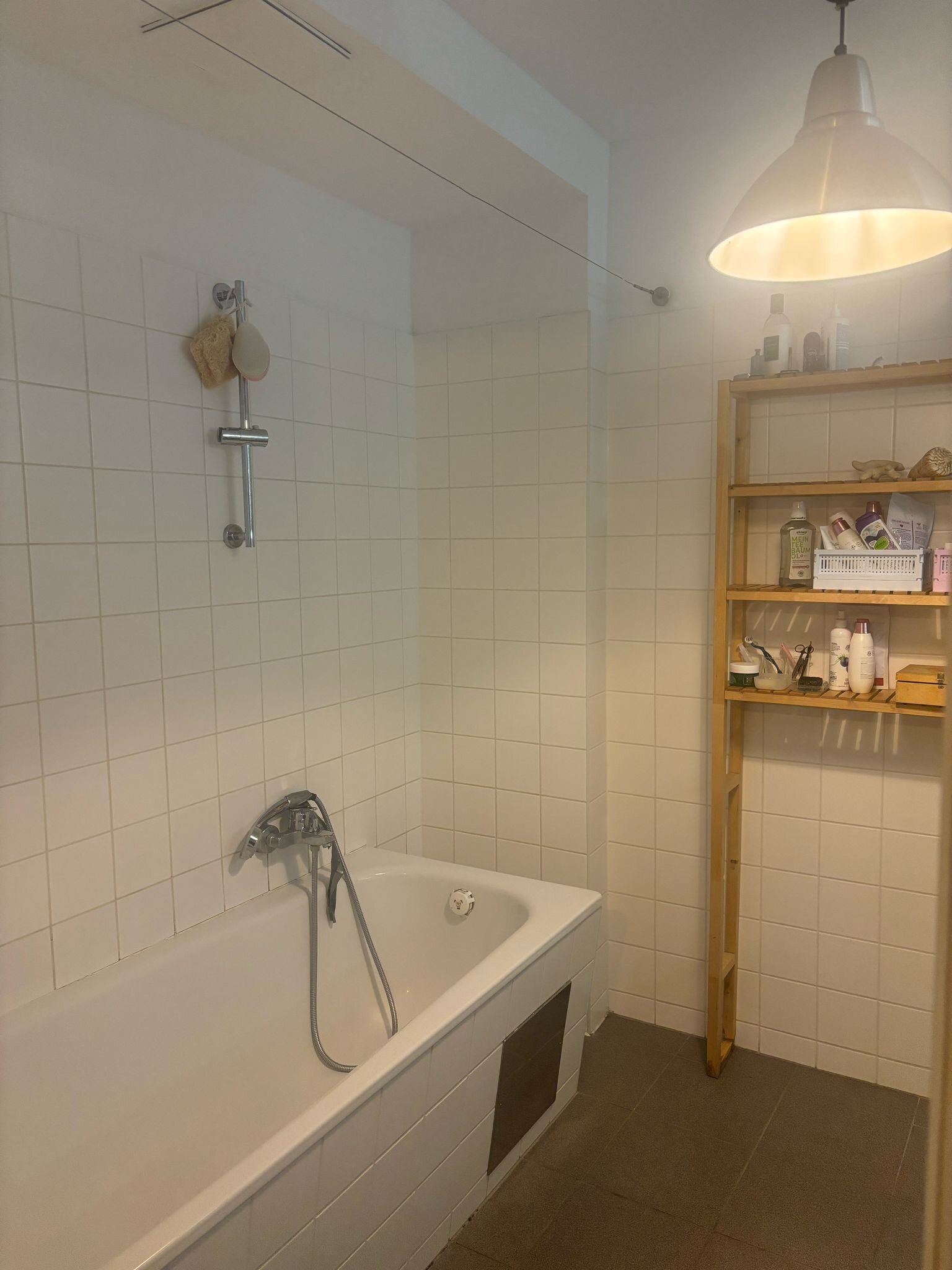 SHARED BATHROOM