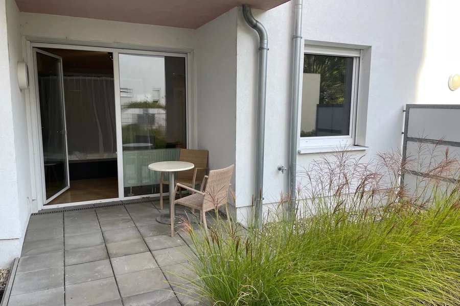 Terrasse  mit Loggia