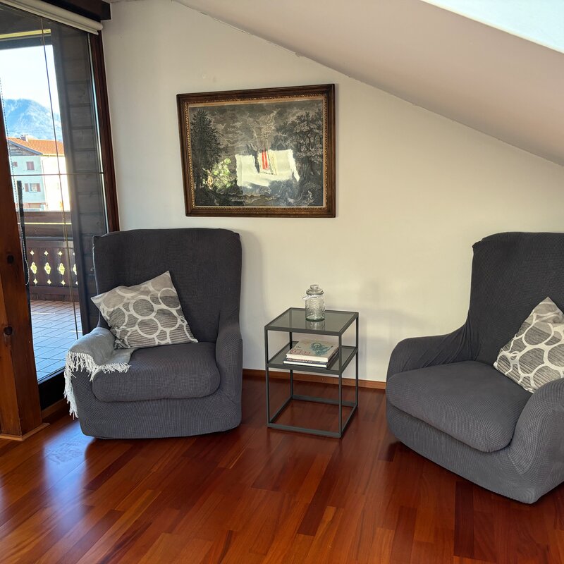 Gemütliche Sessel im 1. OG