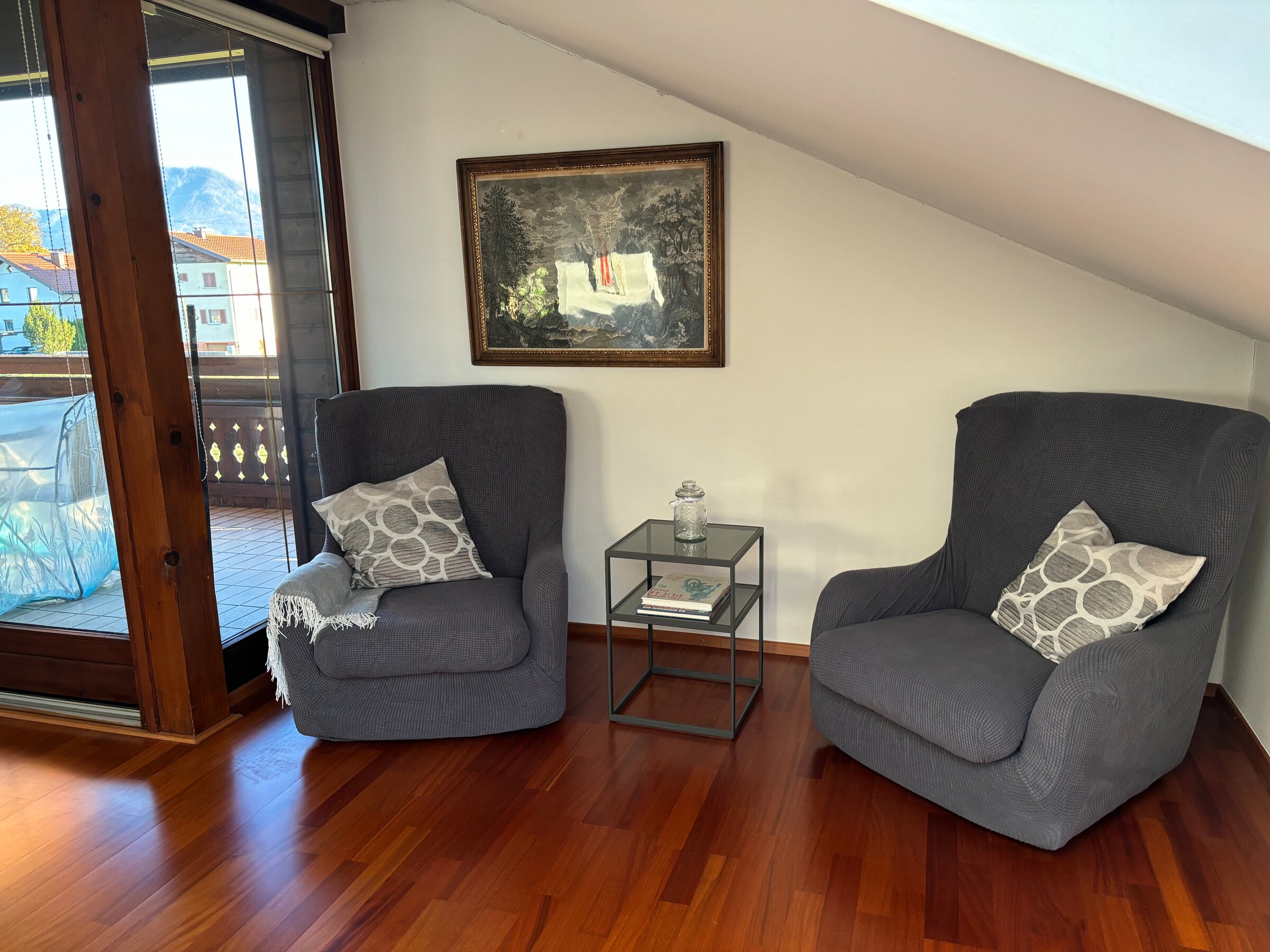 Gemütliche Sessel im 1. OG