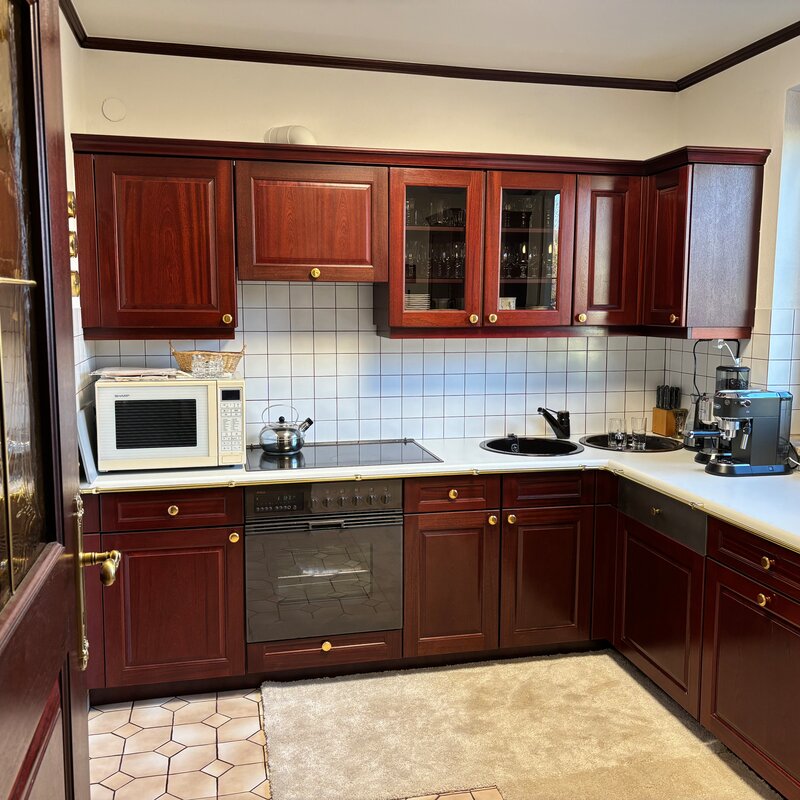 Voll ausgestattete Küche