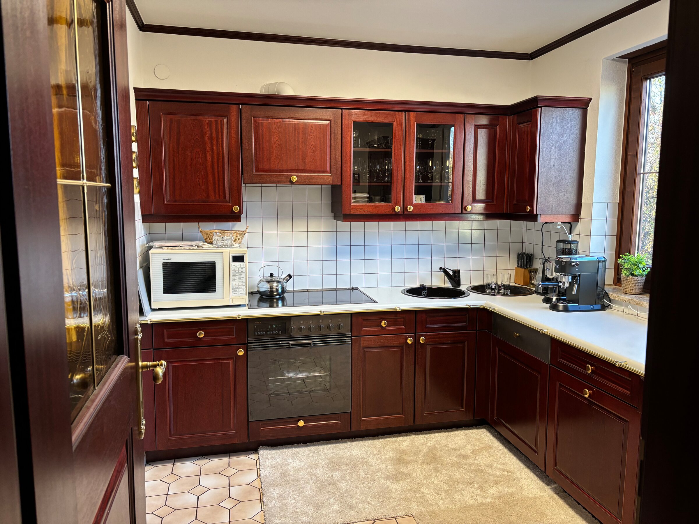 Voll ausgestattete Küche