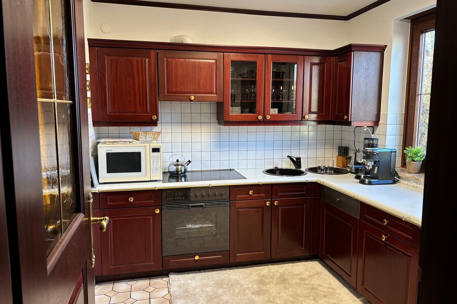 Voll ausgestattete Küche