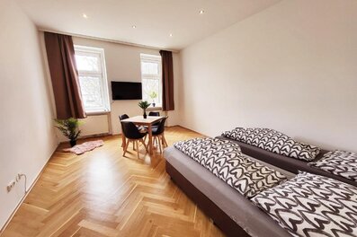 Helles 2-Zimmer Apartment mit Parkett & Esstisch – Kurzzeitmiete Wien, Wohnen auf Zeit für 1 bis 6 Monate