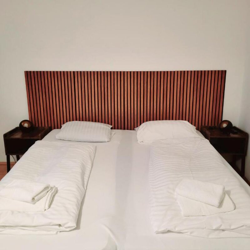 Bright bedroom with double bed – 2-room apartment for short-term rental, temporary housing for 1 to 6 months in Vienna
