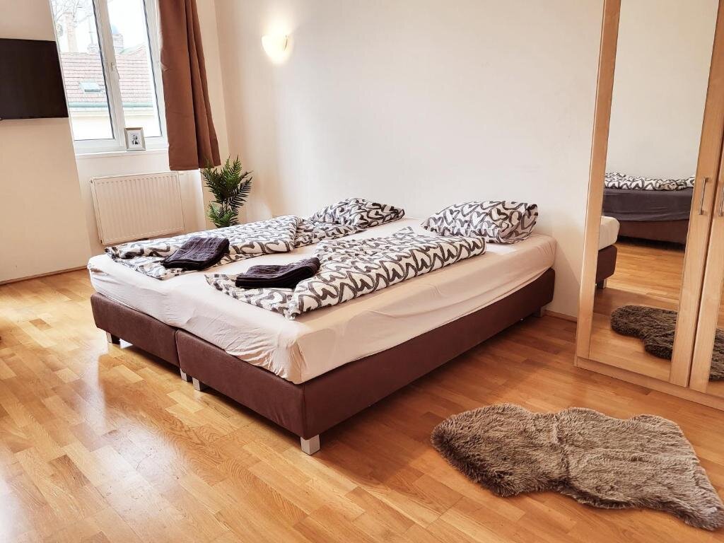 Helles Studio-Apartment mit Doppelbett & Parkettboden – Kurzzeitmiete & Wohnen auf Zeit für 1 bis 6 Monate in Floridsdorf
