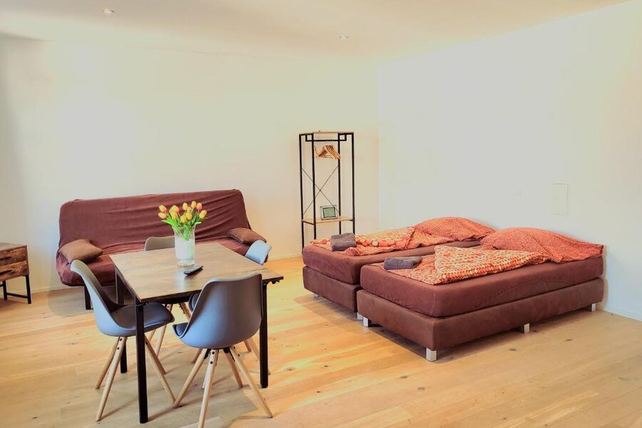 Bright 1-room apartment with double bed & dining area – short-term rental & temporary housing for 1 to 6 months in Vienna