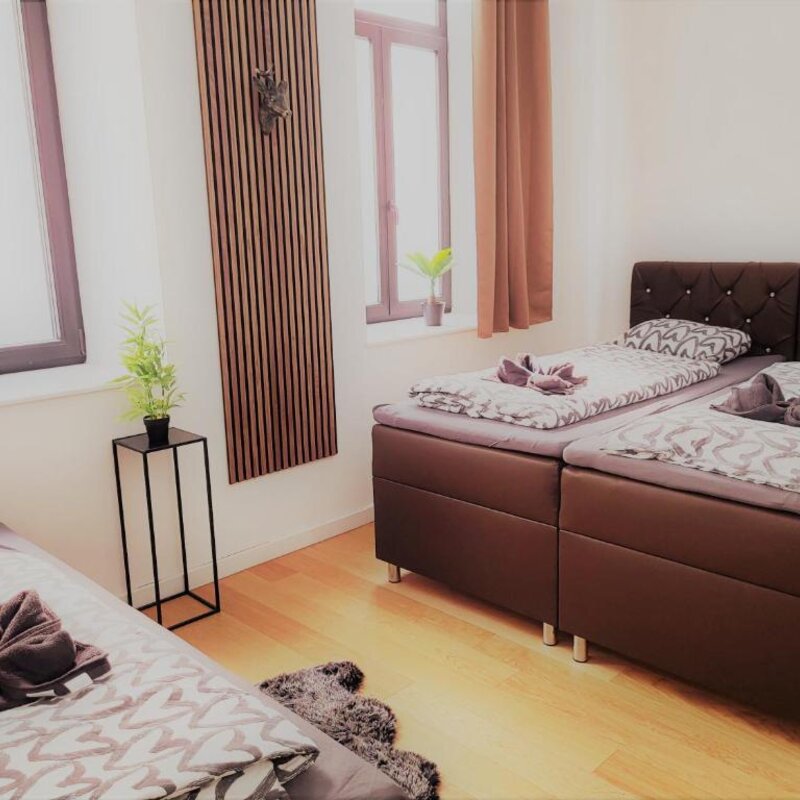 Bright bedroom with double bed – 2-room apartment for short-term rental & temporary housing for 1 to 6 months in Vienna