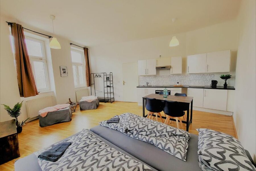 Helles 1-Zimmer Apartment mit Essbereich & Küche – Kurzzeitmiete Wien, Wohnen auf Zeit für 1 bis 6 Monate
