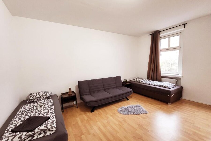 Helles Zimmer mit 2 Einzelbetten & Sofa – 2-Zimmer-Wohnung zur Kurzzeitmiete, Wohnen auf Zeit 1 bis 6 Monate, Wien