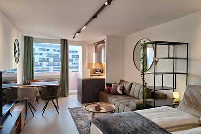 Modern studio apartment with view – short-term rental & temporary housing in Salzburg for 1 to 6 months.