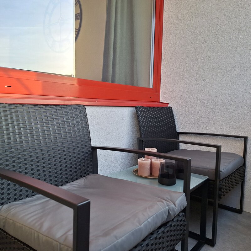 Terrassenmöbel auf Loggia