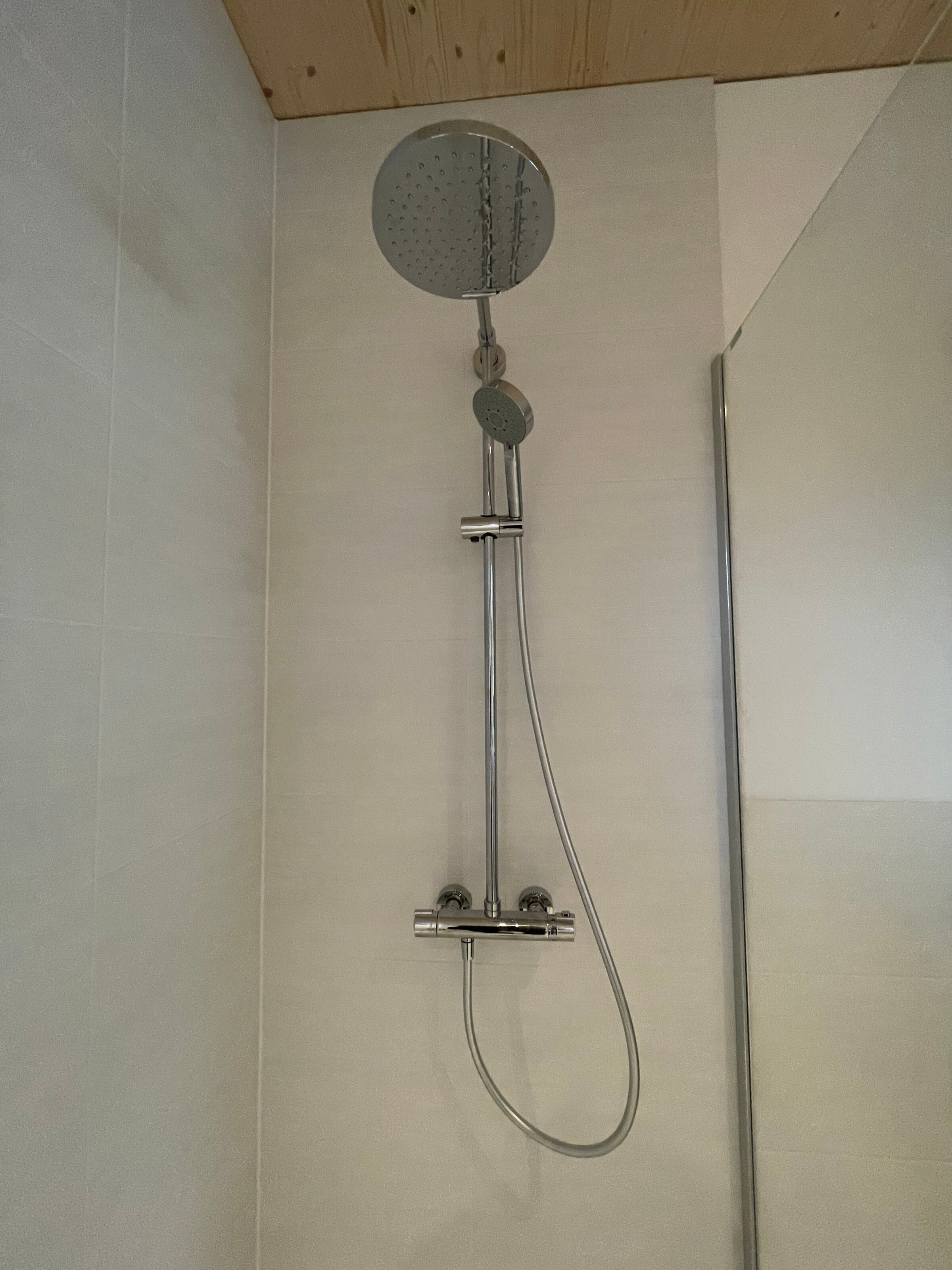 Bad-Dusche
