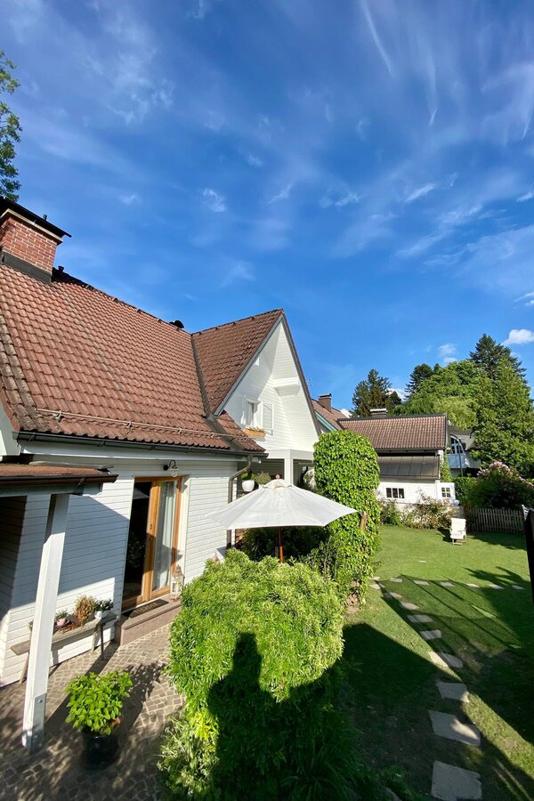 Haupthaus mit Wohnungseingang