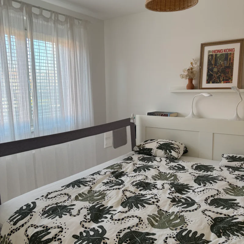 großes Doppelbett + Kästen