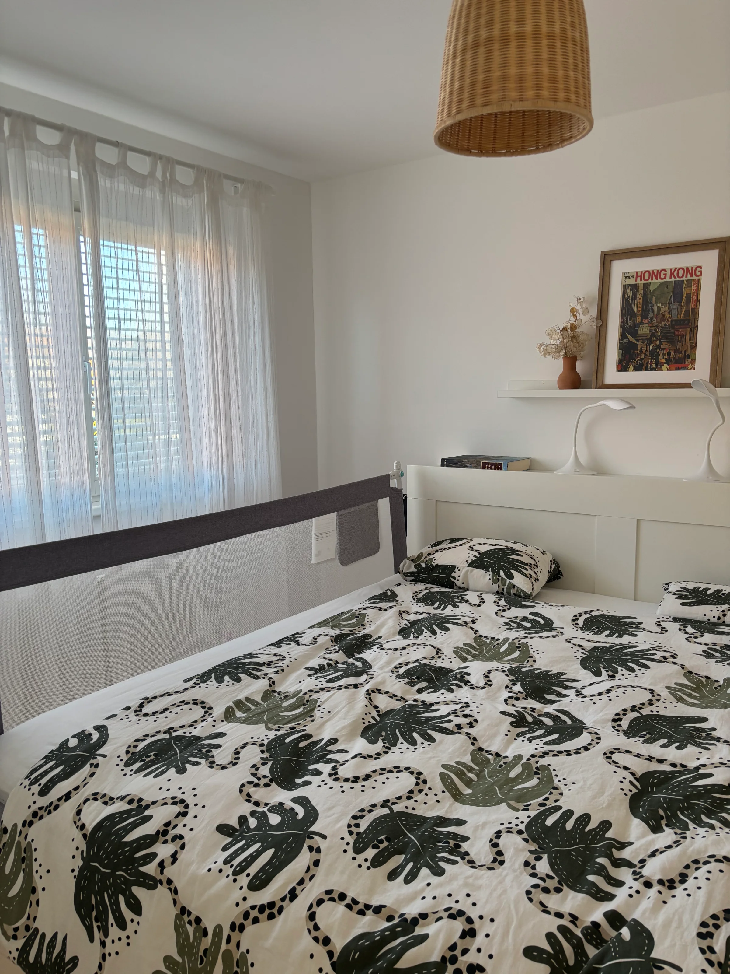 großes Doppelbett + Kästen