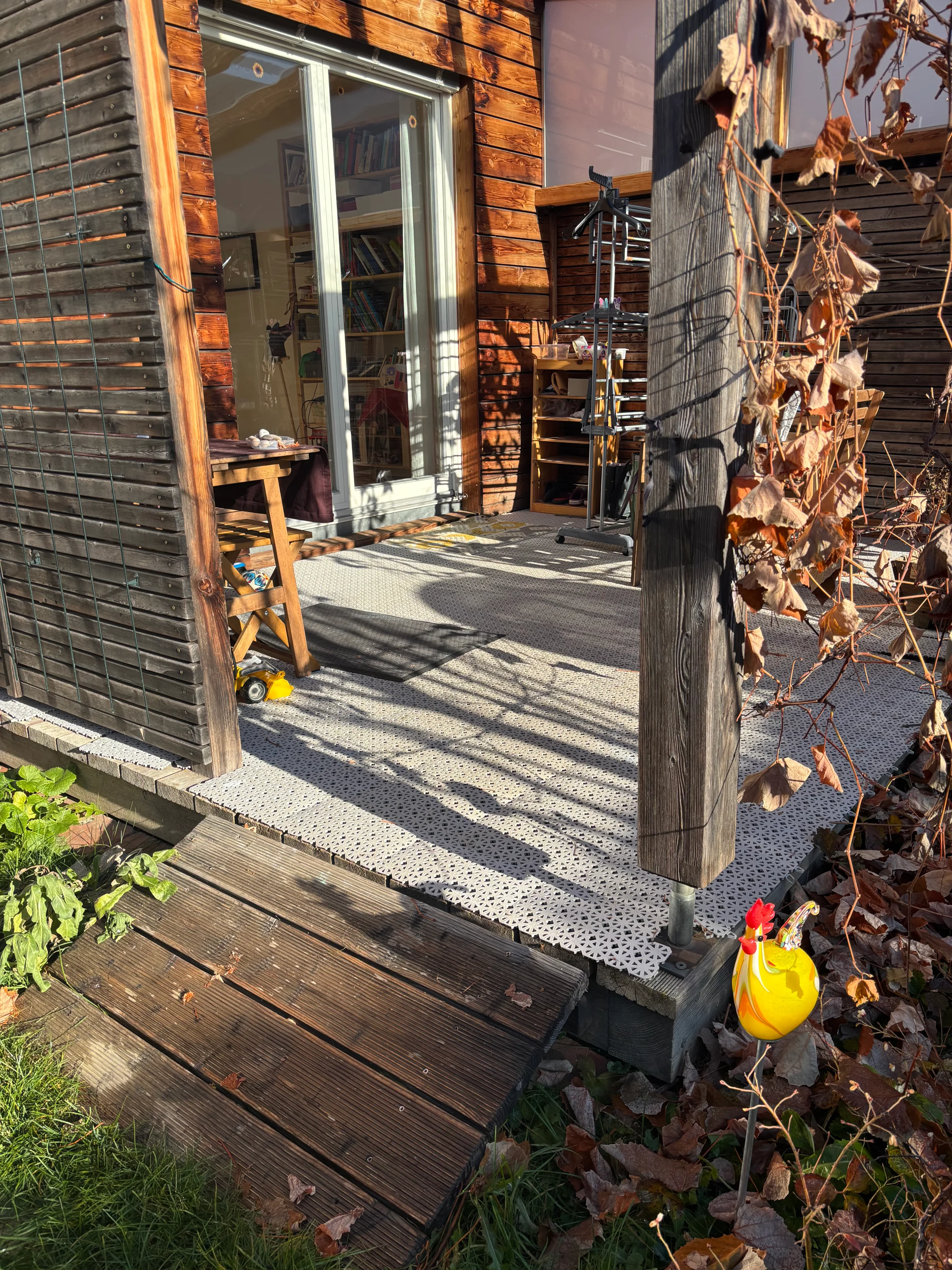 Tischgarnitur m. 4 Stühlen, 2 Wäscheständer