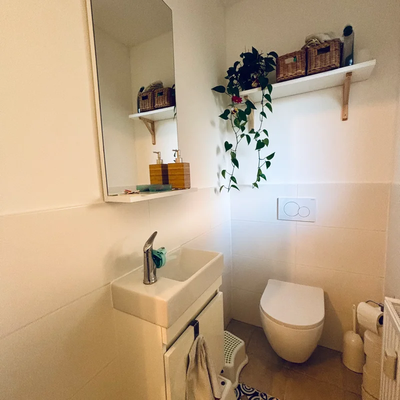 mit blickdichtem Fenster