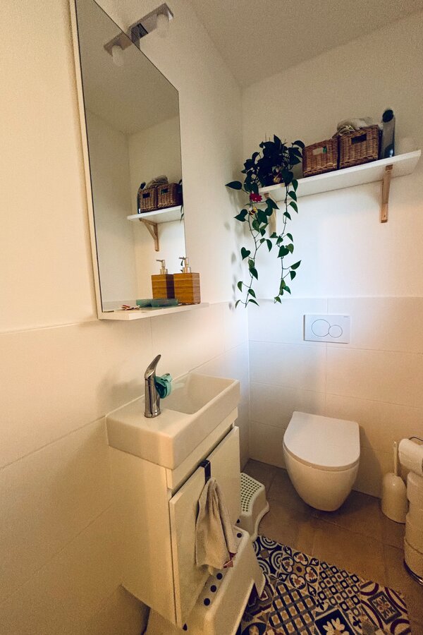 mit blickdichtem Fenster