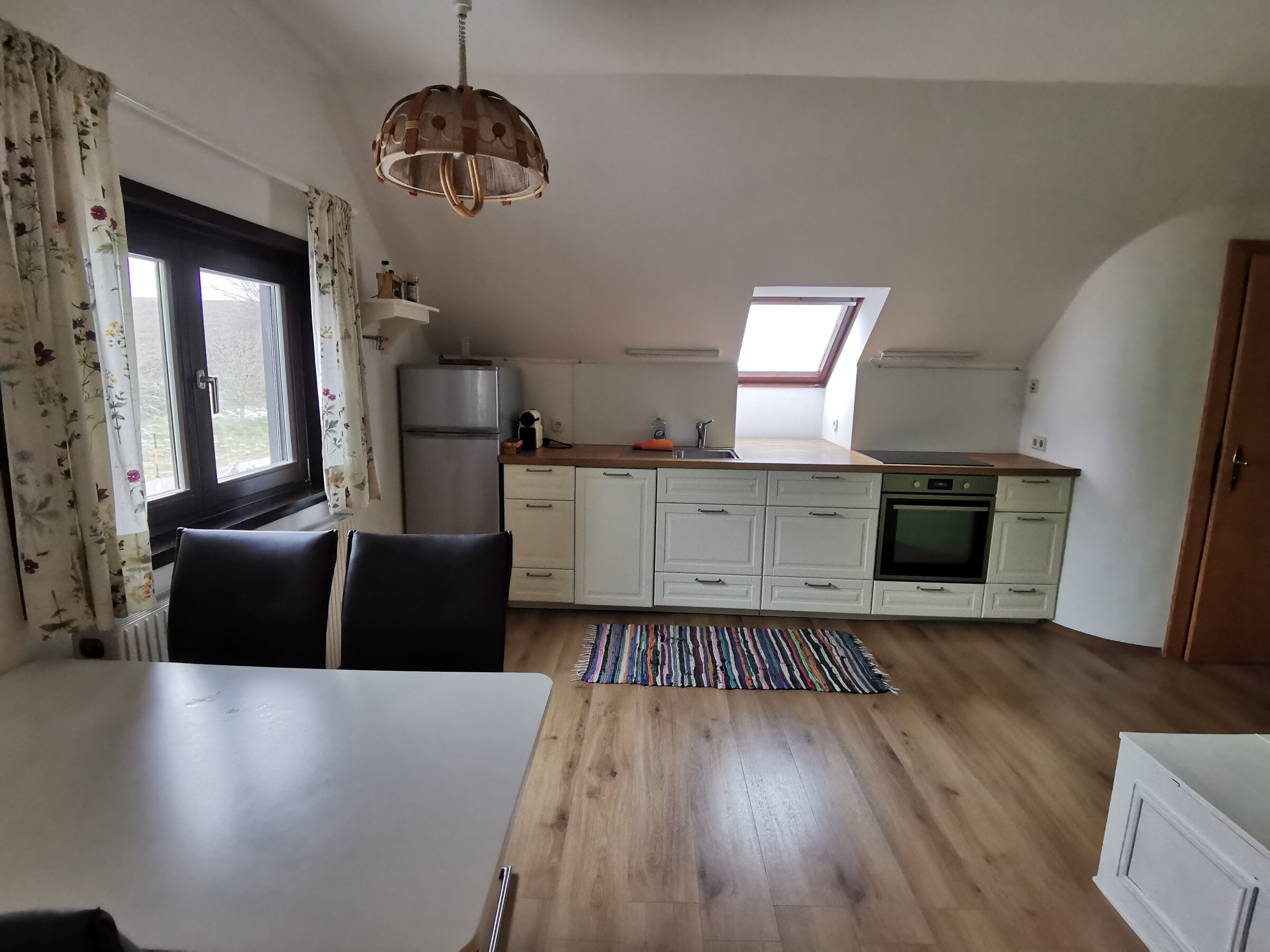Kitchen with eating area