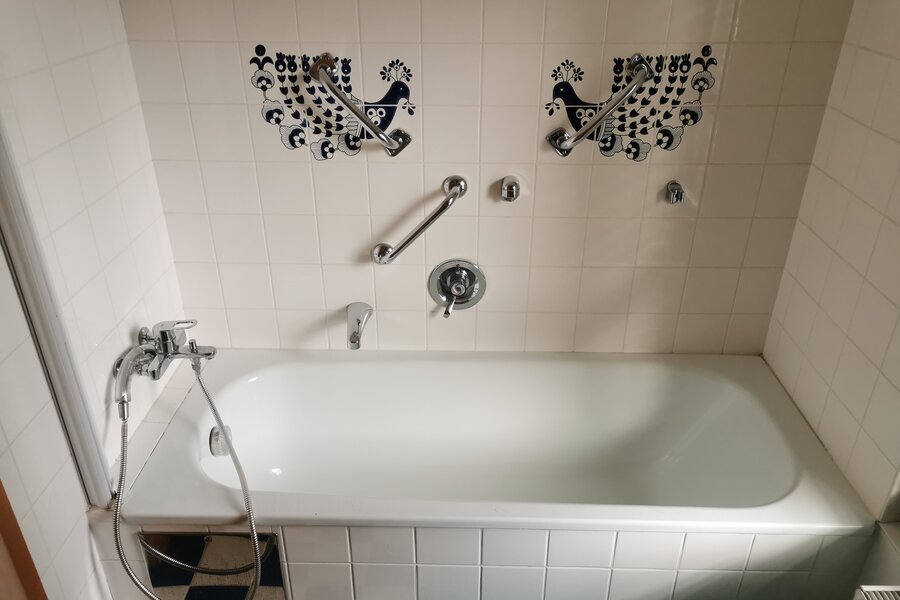 Bathtub