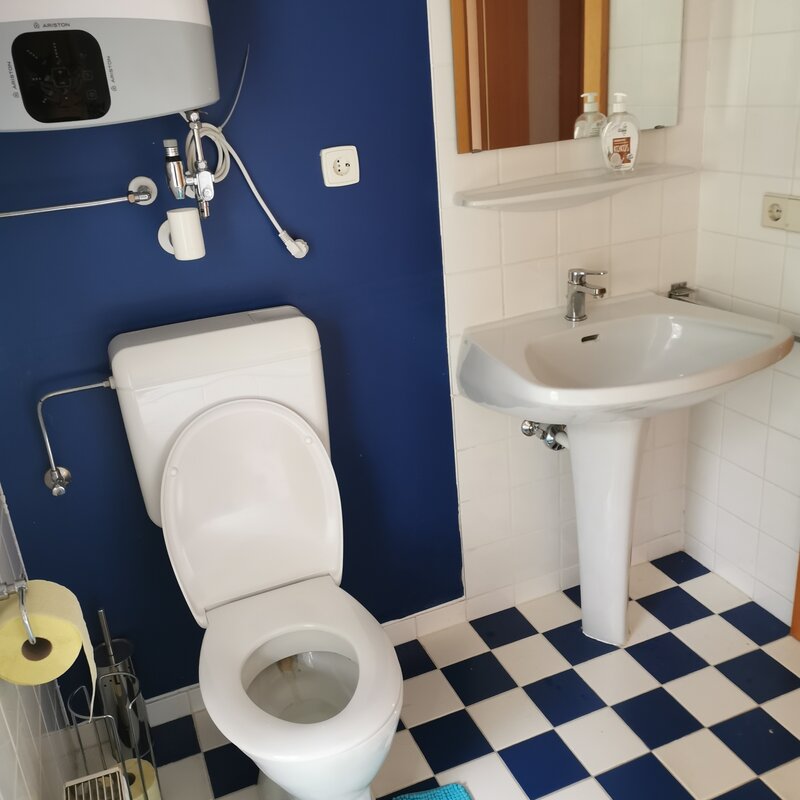 Bathroom with toilett