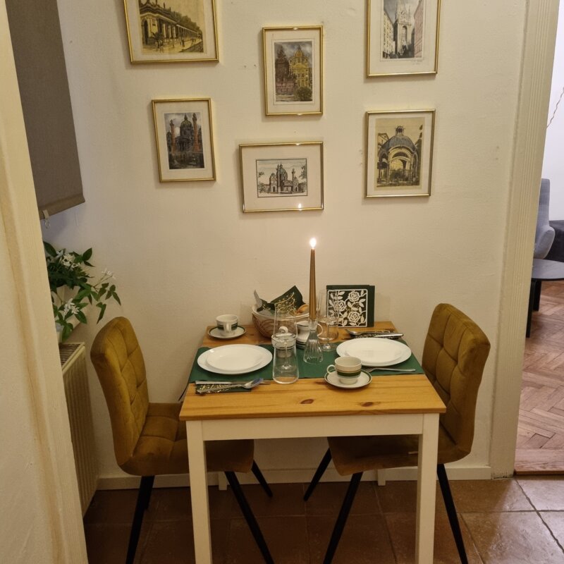 Elegantly set dining table: 2-room apartment for short-term rental & temporary housing, 1 to 6 months, Vienna