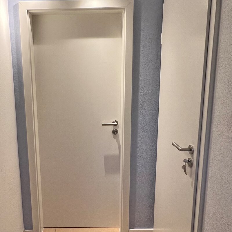 Eingang zur Wohnung Tür rechts