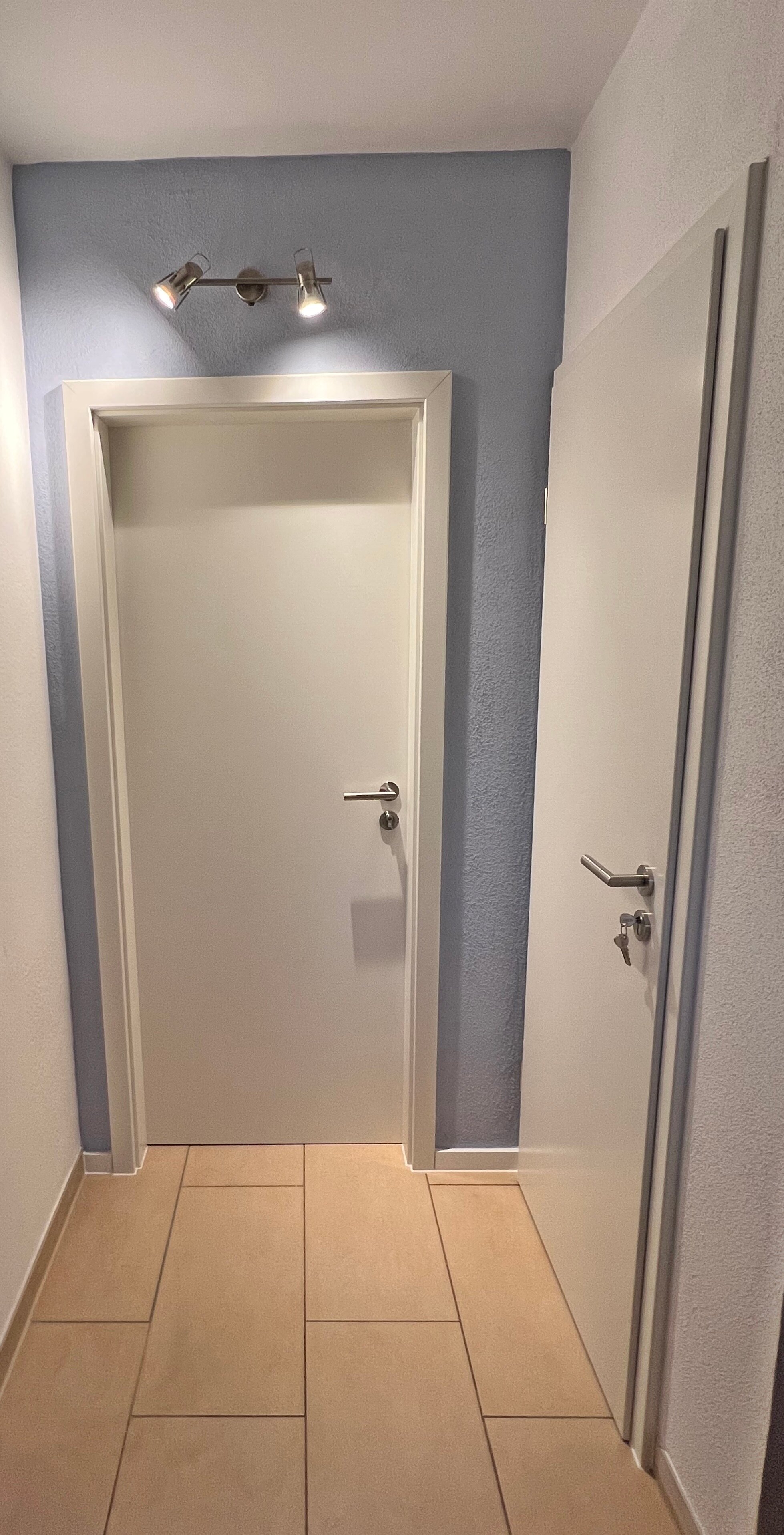 Eingang zur Wohnung Tür rechts