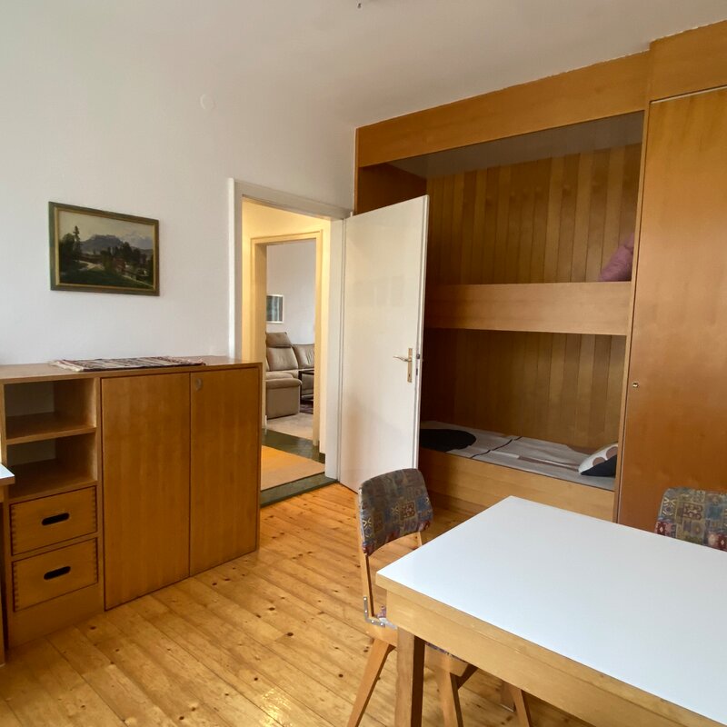 Studienzimmer mit Einzelbett