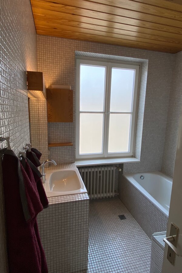 Badezimmer mit Badewanne