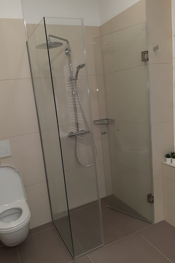 Bathroom with an shower