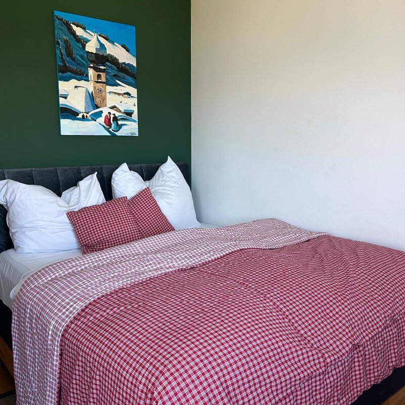 Schlafzimmer 1