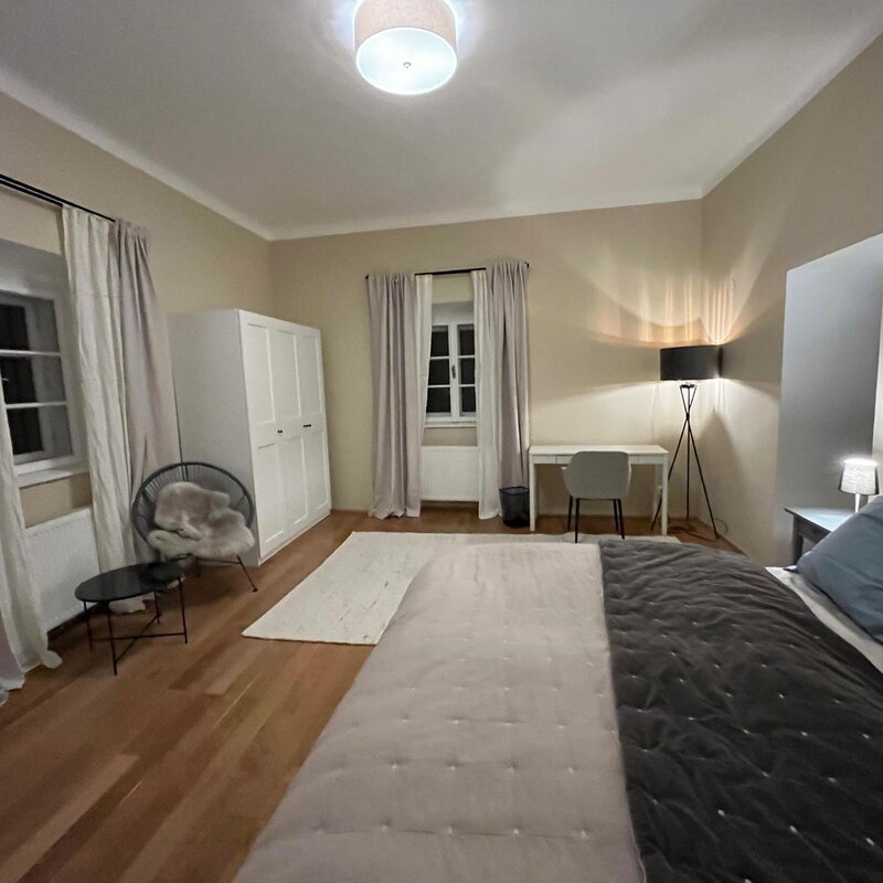 Bright bedroom with parquet floor – 2-room apartment for short-term rental & temporary housing for 1 to 6 months in Gumpoldskirchen