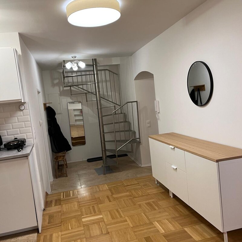  Hallway / Staircase