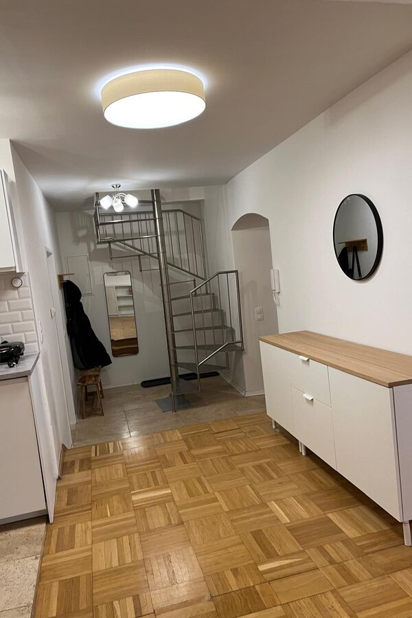  Hallway / Staircase