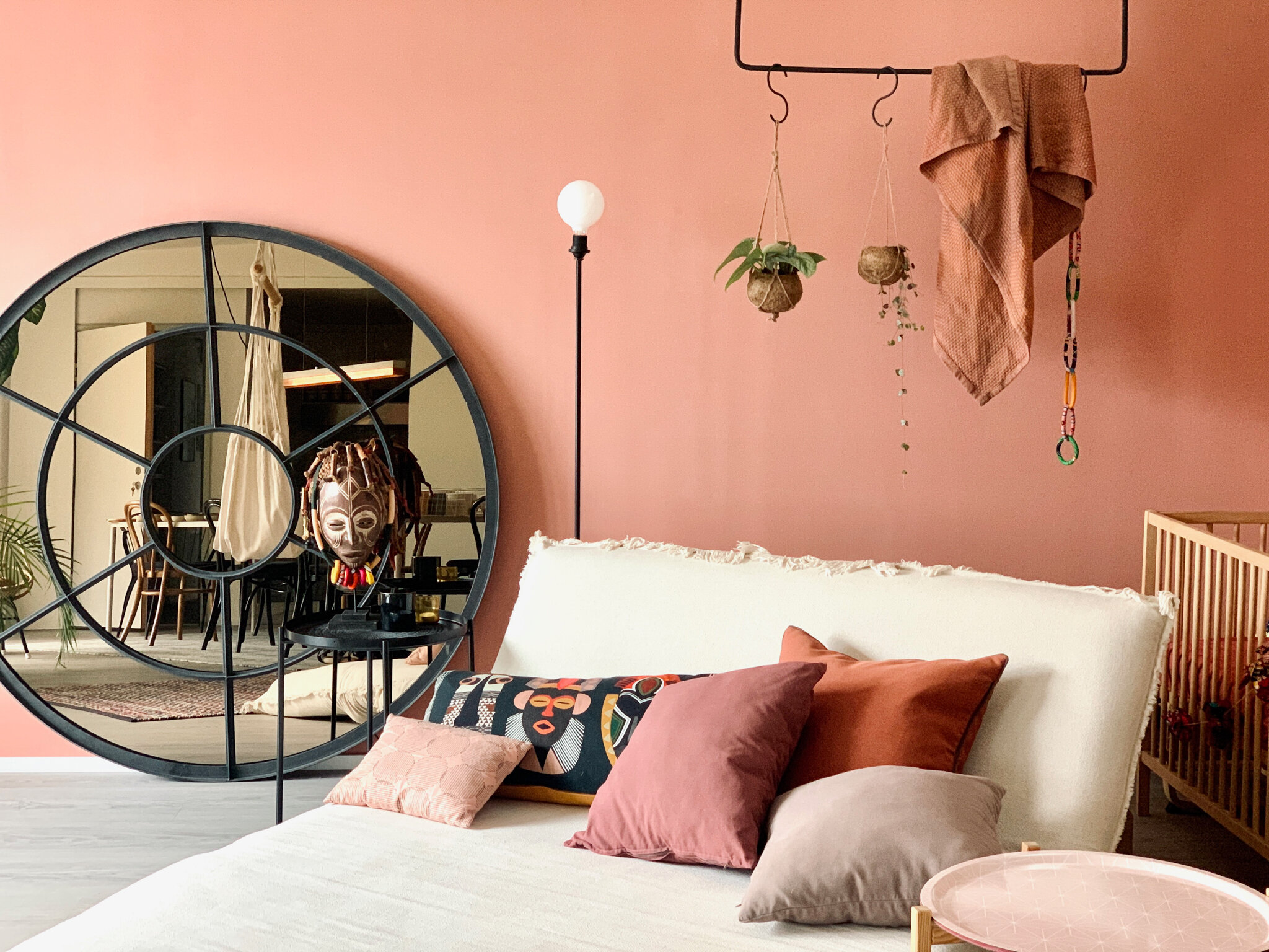 Wohnzimmer mit Schlafsofa