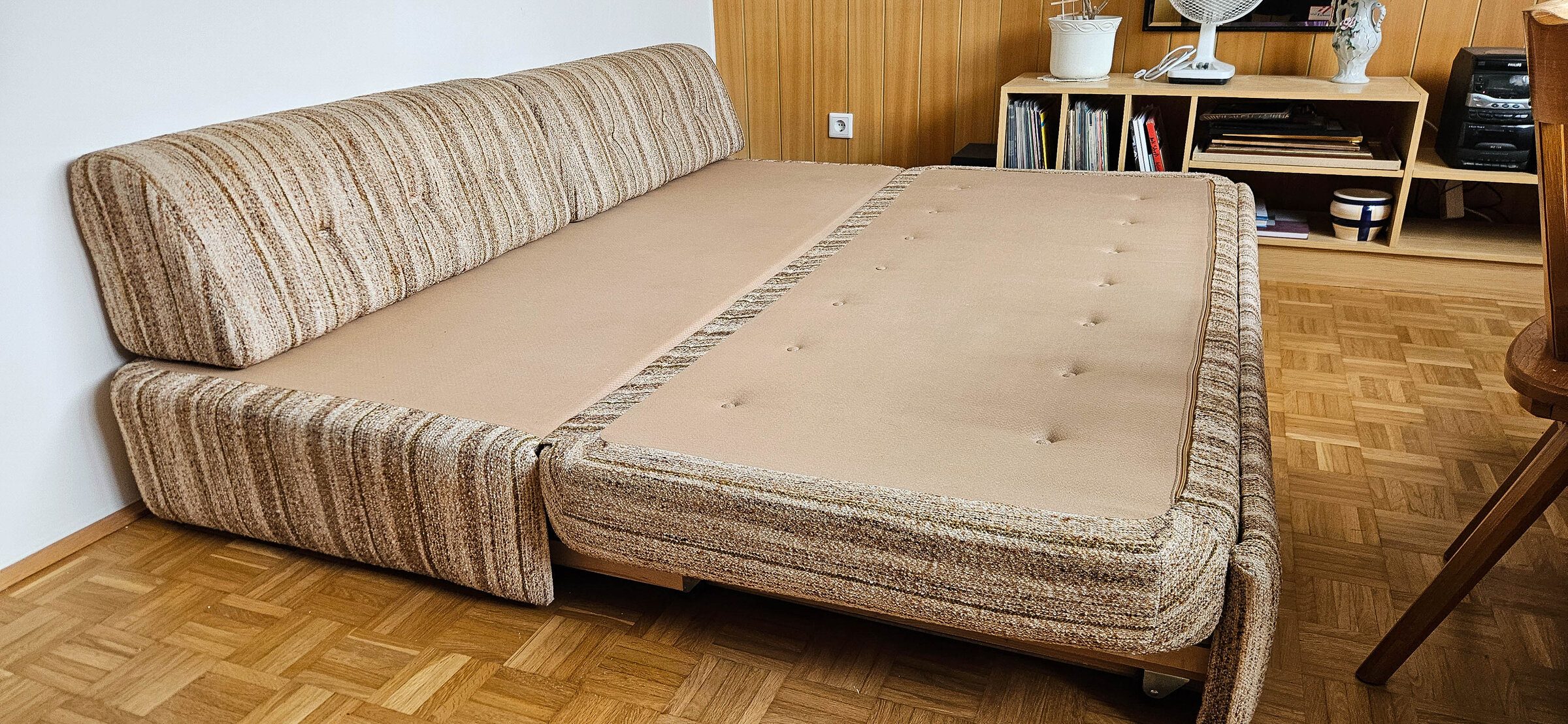 Joka-Couch ausziebar