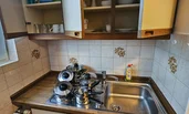 Topfe, Geschirr, Besteck vorhanden