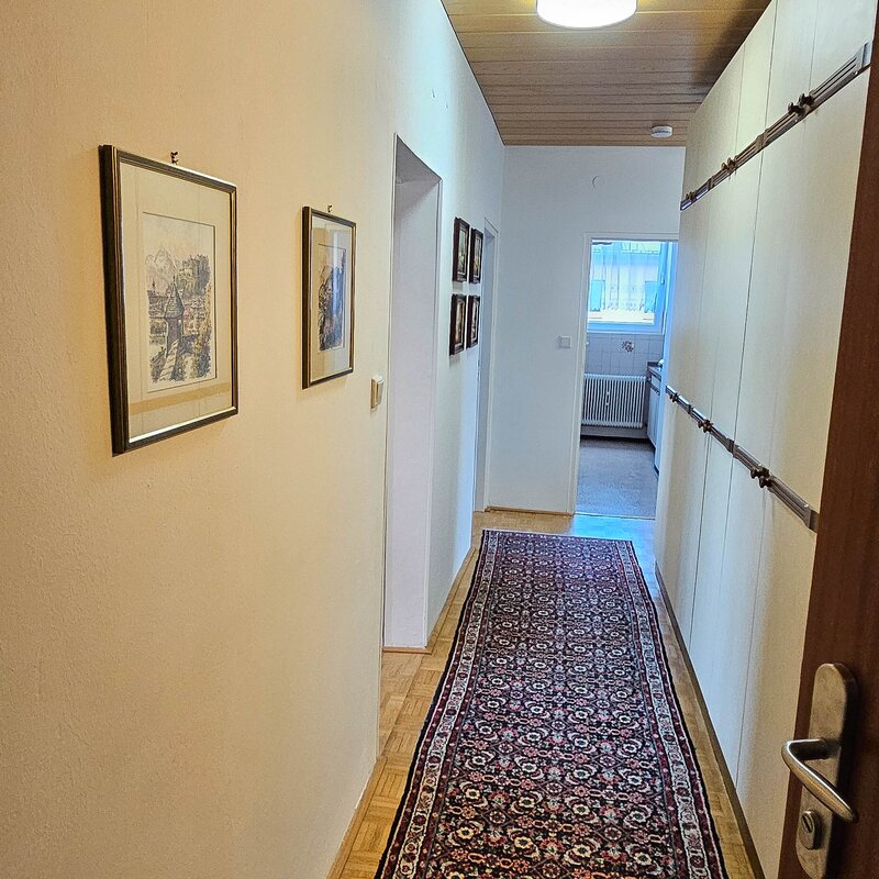 großer Vorraum mit vielen Staumöglichkeiten