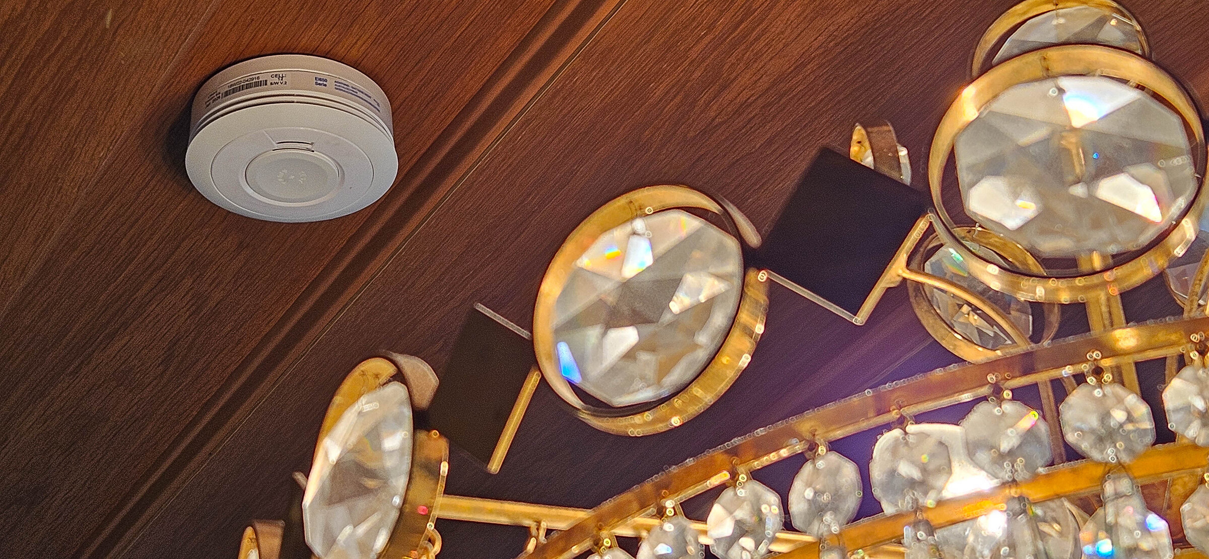 Smoke detectors in all rooms